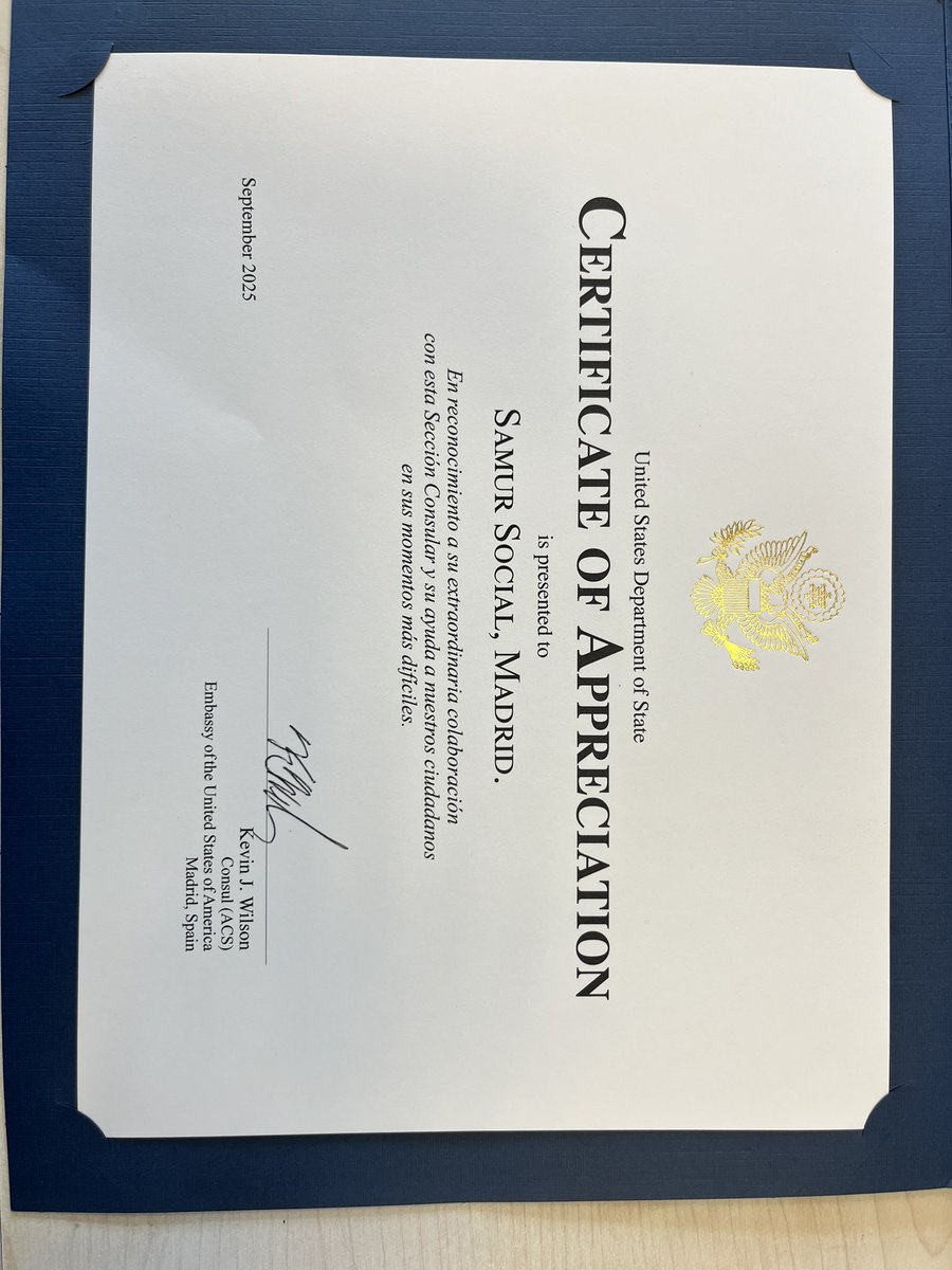 Agradecemos a la Sección Consular de <a href="/USembassyMadrid/">U.S. Embassy Madrid 🇺🇸🇪🇸</a> este reconocimiento hacia nuestro servicio  por la atención a sus ciudadanos cuando se encuentran en situaciones de emergencia social.