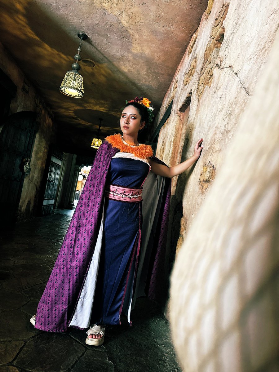 ということでスニーク、初日
皆様お疲れ様でございました！🎃👻

服装は全然ちがうけど、
2日間とも暑すぎた〜〜！！！
けどめちゃくちゃ楽しかった〜〜🐧🦇

#dハロ #dハロ仮装 #Dハロ仮装2025 
#Disneyhalloween #Dハロ2025