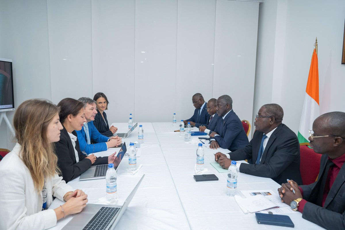 semadamabictogo's tweet image. Séance de travail avec une délégation de l’Agence Française de Développement (#AFD).

Merci à l’AFD pour la confiance et son accompagnement dans la mise en œuvre des #projets structurants de la #commune de #Yopougon.