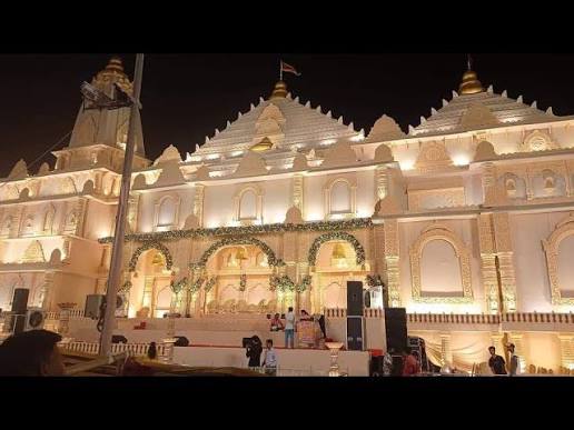 Vipul_ban's tweet photo. उत्तर भारत की प्रसिद्ध राम बारात आज #Agra में सम्पन्न हो रही है,पर जिन बच्चों को यह सांस्कृतिक आयोजन देखने की उत्सुक्ता होती है वे ही सुबह स्कूल के कारण वंचित रह जाएंगे। @OfficeOfDMAgra जी से आग्रह है कि पिछले वर्ष कि भांति इस वर्ष भी सभी स्कूलों का अवकाश घोषित करने की कृपा करें। https://t.co/0aGO6xPpsI