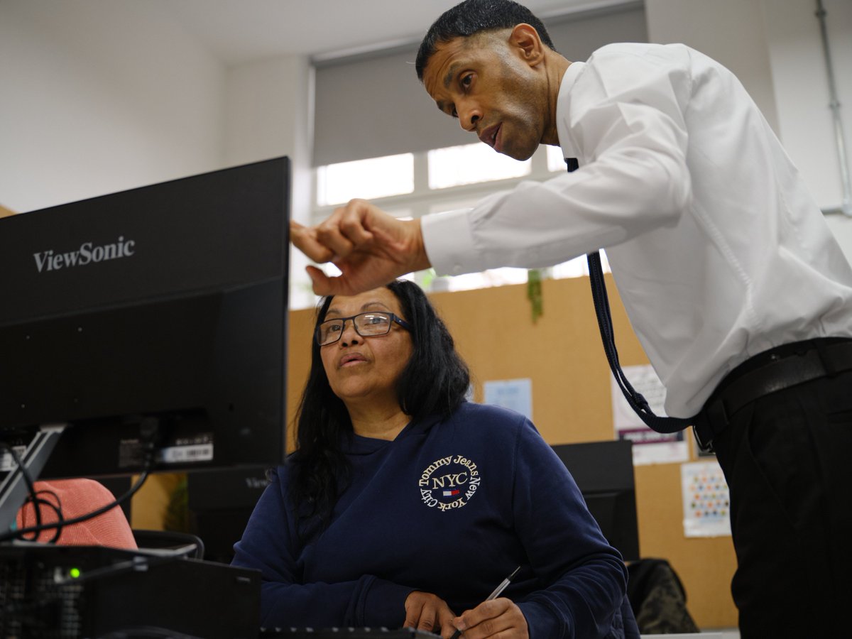 HighTreesCDT's tweet image. 💻 Want to boost your digital confidence, learn computer skills, or get better at managing your money?

Our free Digital Skills and Financial Literacy courses start this October!

For more information, 📩 courses@high-trees.org or 📞 020 8671 3132

#DigitalSkills…