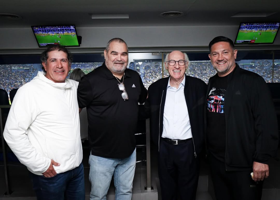 ⭐️🌎 ¡Palco de lujo! Los campeones del mundo dijeron presente en la tarde-noche del Amalfitani.

📸 <a href="/VelezRRPP/">Vélez RR.PP.</a>