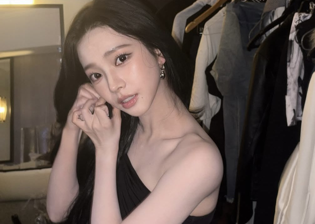 KARINA IS SO FINE WTF