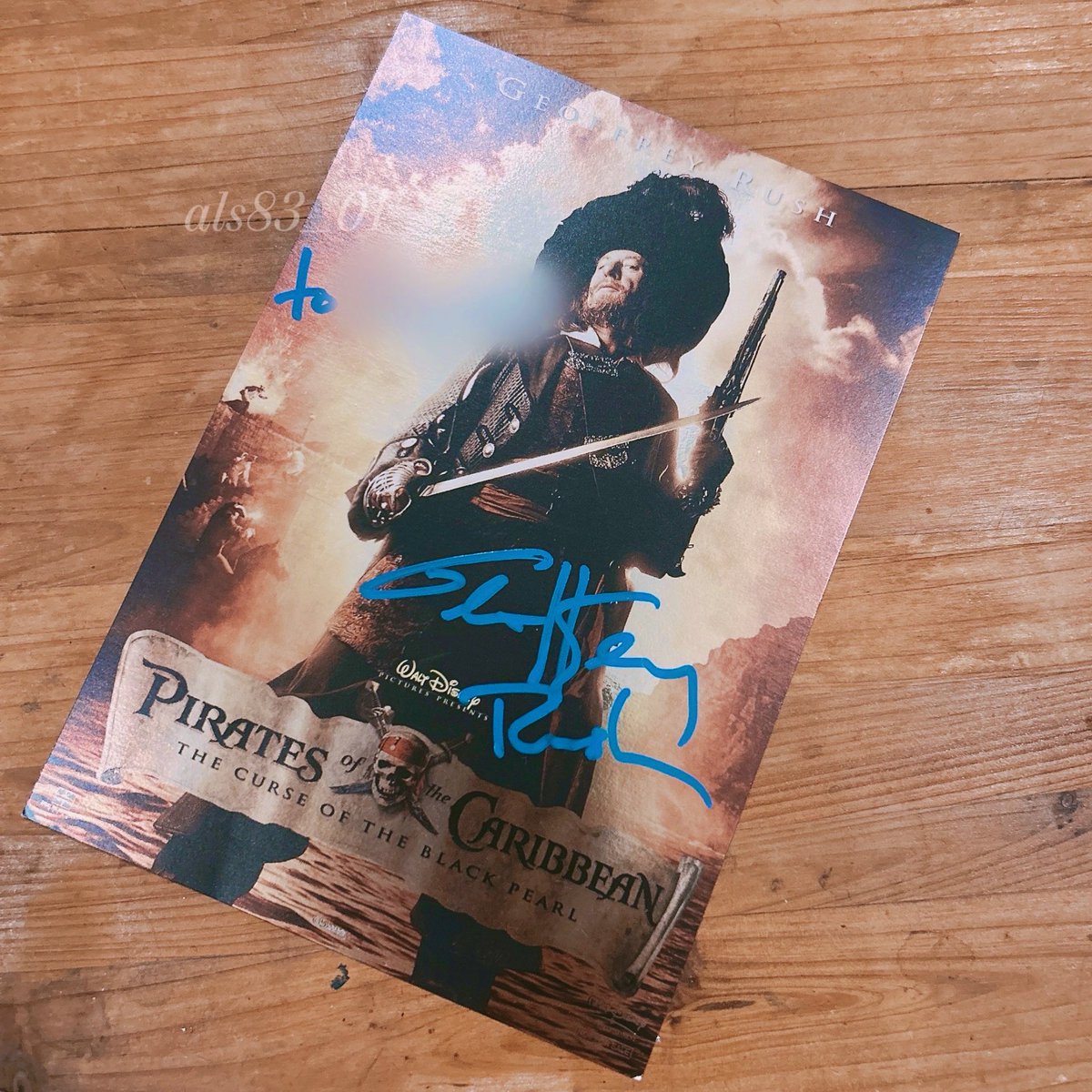als83_01's tweet photo. この世界でいちばん尊敬する俳優ジェフリー・ラッシュからファンレターのお返事が来ました（ ;  ; ）
名前も書いてくれてる…（ ;  ; ）一生大好き（ ;  ; ） https://t.co/kn2HuSPzeb
