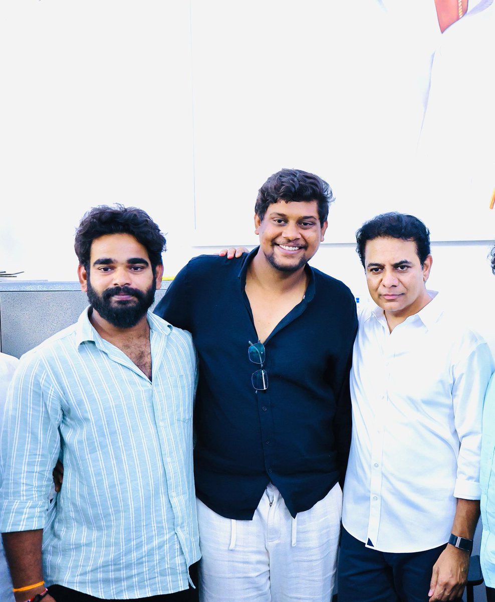vikraanth463's tweet photo. @ktrtrs Anna 🙏
@gellusrinivasyadav_brs  Anna 
On the occasion ofTelangana liberation day in honour of the martyrs 🙏 https://t.co/DqX4kOtwiF
