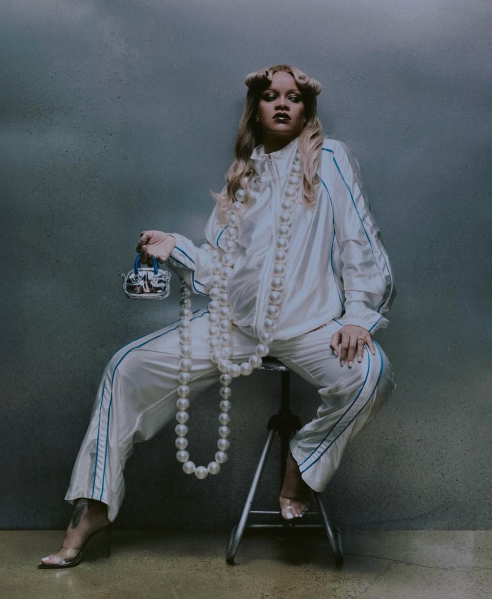 Oh Rihanna, that fashion icon that you are 🔥