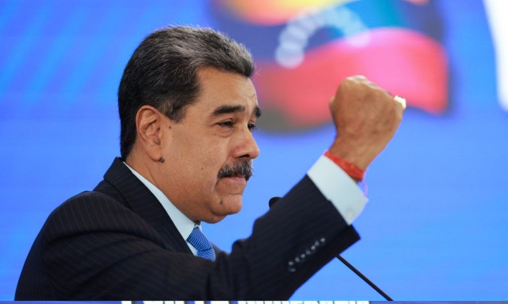 Azonipse Silenay tweet media