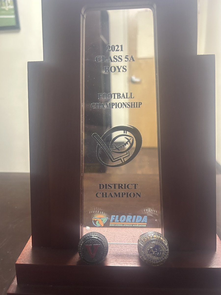 Just received my @acufootball Conference Championship Ring
Last 4 years of coaching been good to me. 3/4 years with Champion next to name
2021-Seabreeze District Champ
2023-Valdosta St Conference Champ
2024-Abilene Christian Conference Champ

BCU Conference Champ downloading…📶