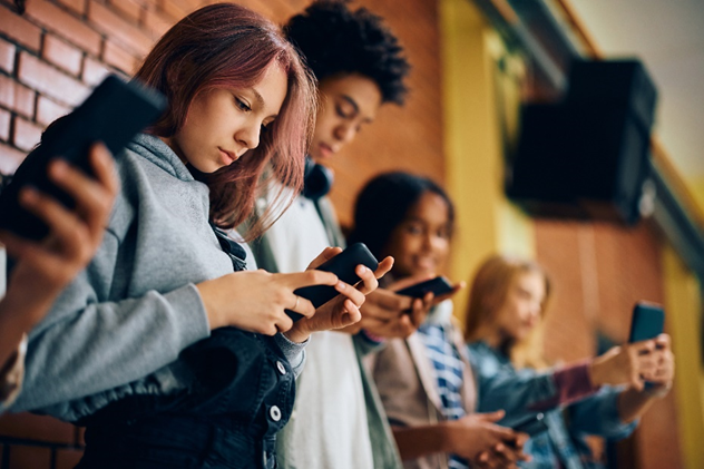SurreyFIS's tweet photo. With children returning to or starting secondary school, it's an important time to make them aware how to stay safe online.   Our Online Safety web page provides helpful information, tips and links on how to do so: https://t.co/SweLYJ2HSD https://t.co/ahqHmNxLAM