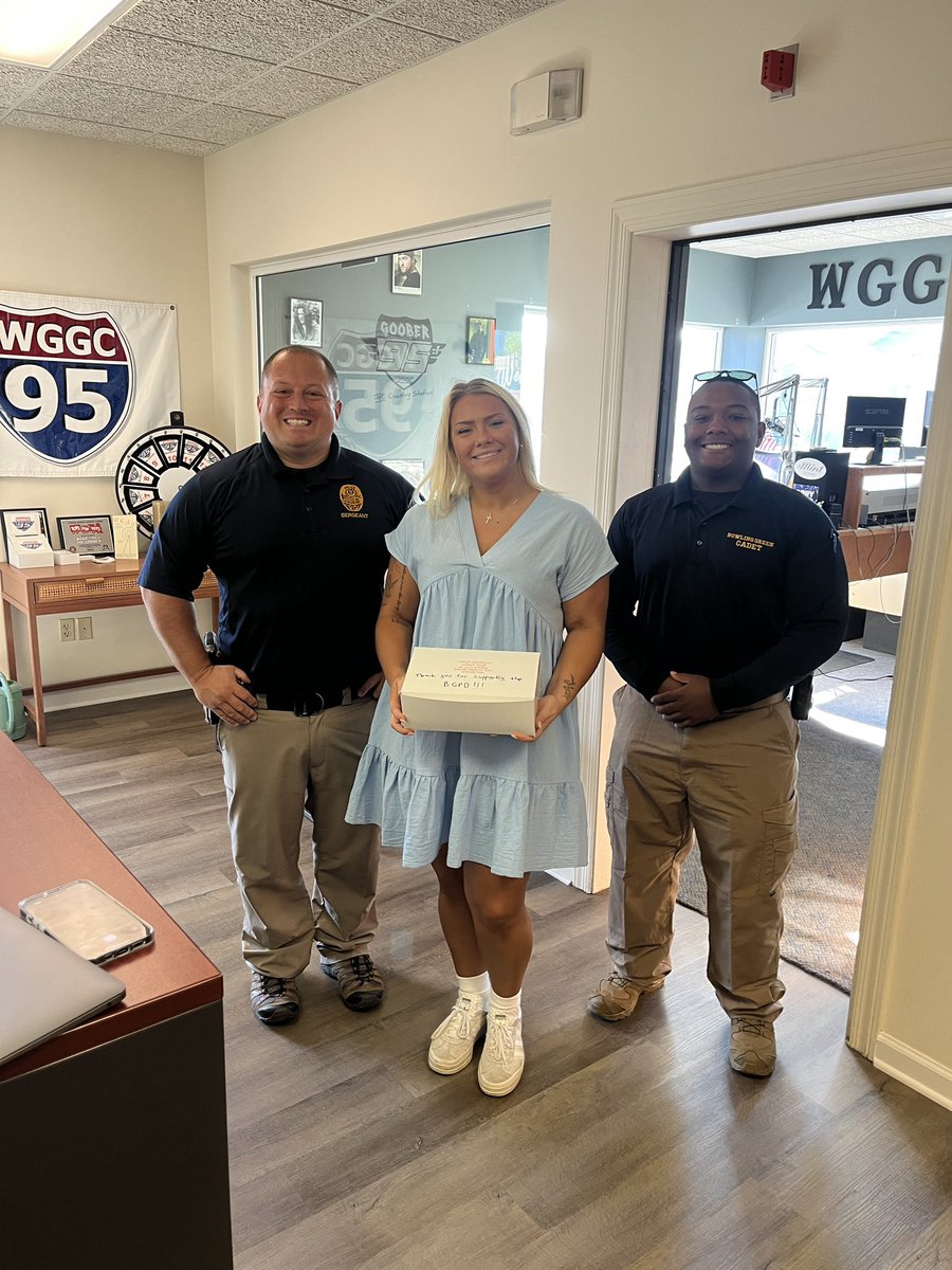 Big thanks to Graysen Evans at <a href="/GOOBER951/">GOOBER 95.1</a> for the support &amp; for interviewing us about our Recruiting Open House! We hope you enjoy the donuts!

📅 Tomorrow | 5–7 PM
📍 BGPD HQ (911 Kentucky St)

Come tour, meet our team &amp; learn how to join BGPD!

Joinbgky.org/police

#BGKY