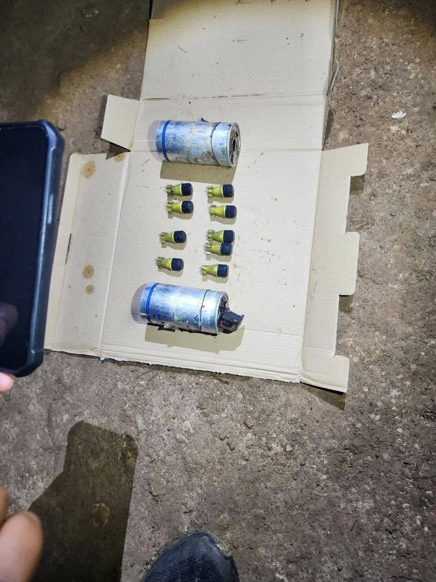boykh169's tweet photo. Thai soldiers fired chemical bombs at Cambodian people on the border. Thailand invaded Cambodian land.17 09 2025 https://t.co/zcOfw1gxpw