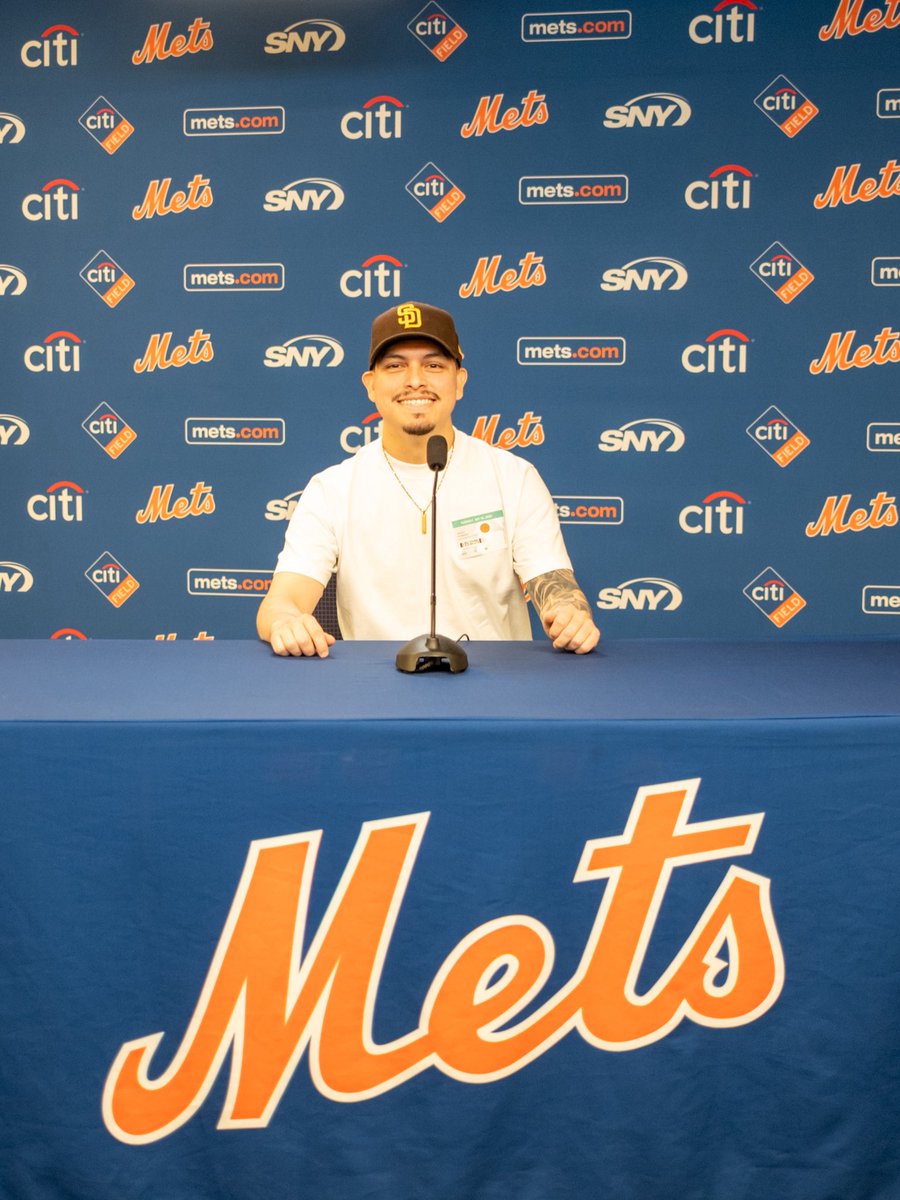 MarcoHuinquez's tweet photo. Flying to New York to watch your team implode, nothing like it I suppose. At least I got ice cream. 

Stadium 20 out of 30
Citi Field ✅ 
And Go Padres ✌🏼 https://t.co/g8F2yDvzmW