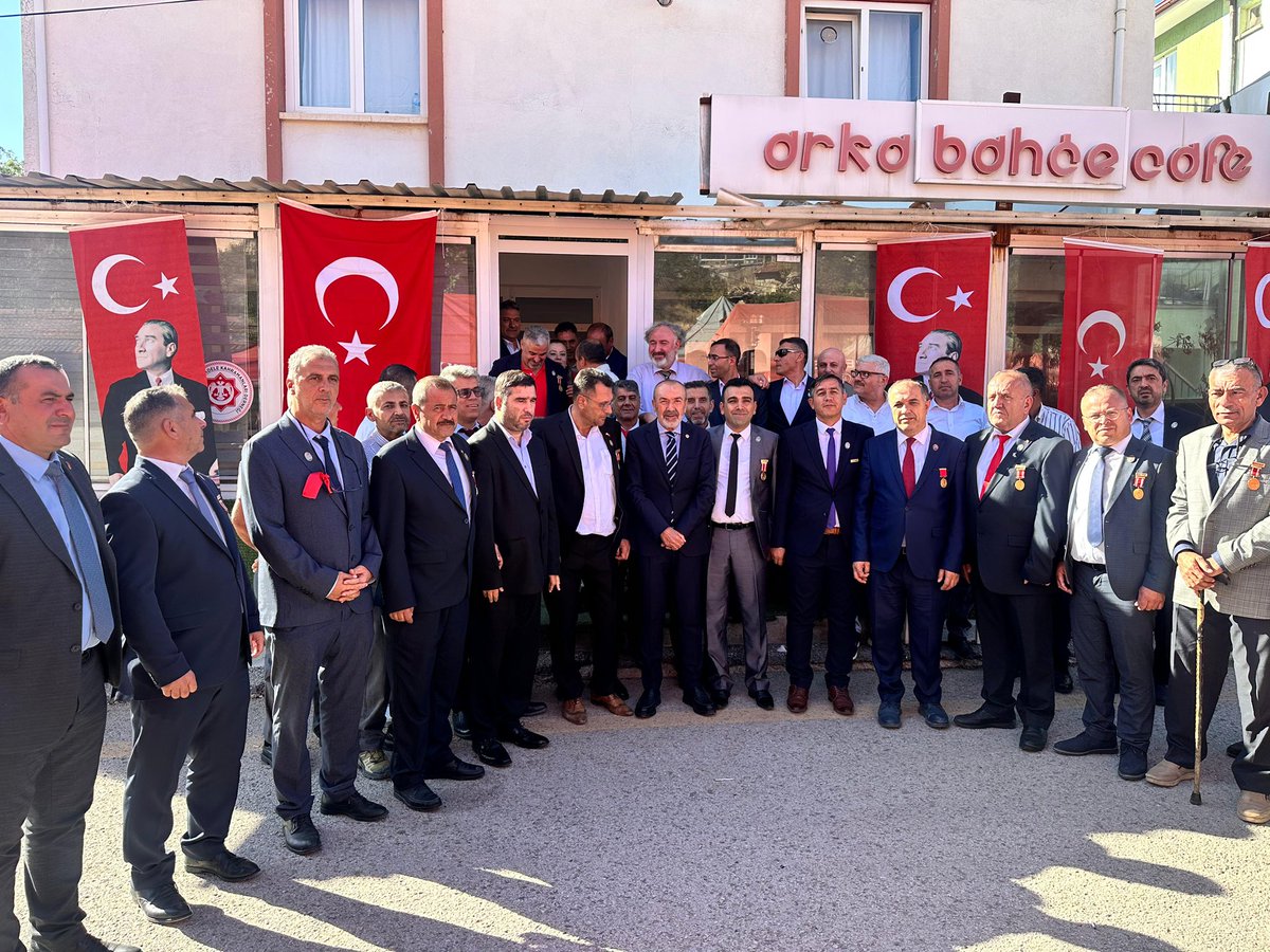 Genel Başkan Yardımcımız <a href="/ahmet__yurdakul/">Ahmet Selim Yurdakul</a> ile Terörle Mücadele Kahramanları Derneği’nin kurduğu dernek evinin açılışına katıldık.
Her daim gönlümüzün müstesna yerinde yer tutan, başımızın üstünde gördüğümüz şehit yakınlarımız ve gazilerimize misafir olmaktan ayrı bir gurur ayrı