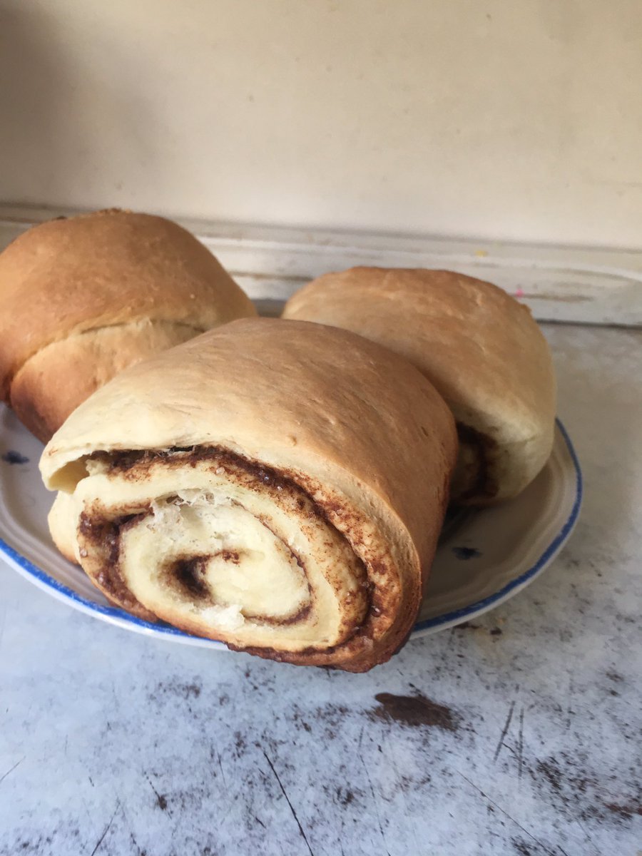 My second attempt at cinnamon rolls. First time ndakawanza the sugar mixture, this time ndawanza zviri nani😂

<a href="/YourGirlTino/">Mai Amell 🤍❤️</a> want one?😅