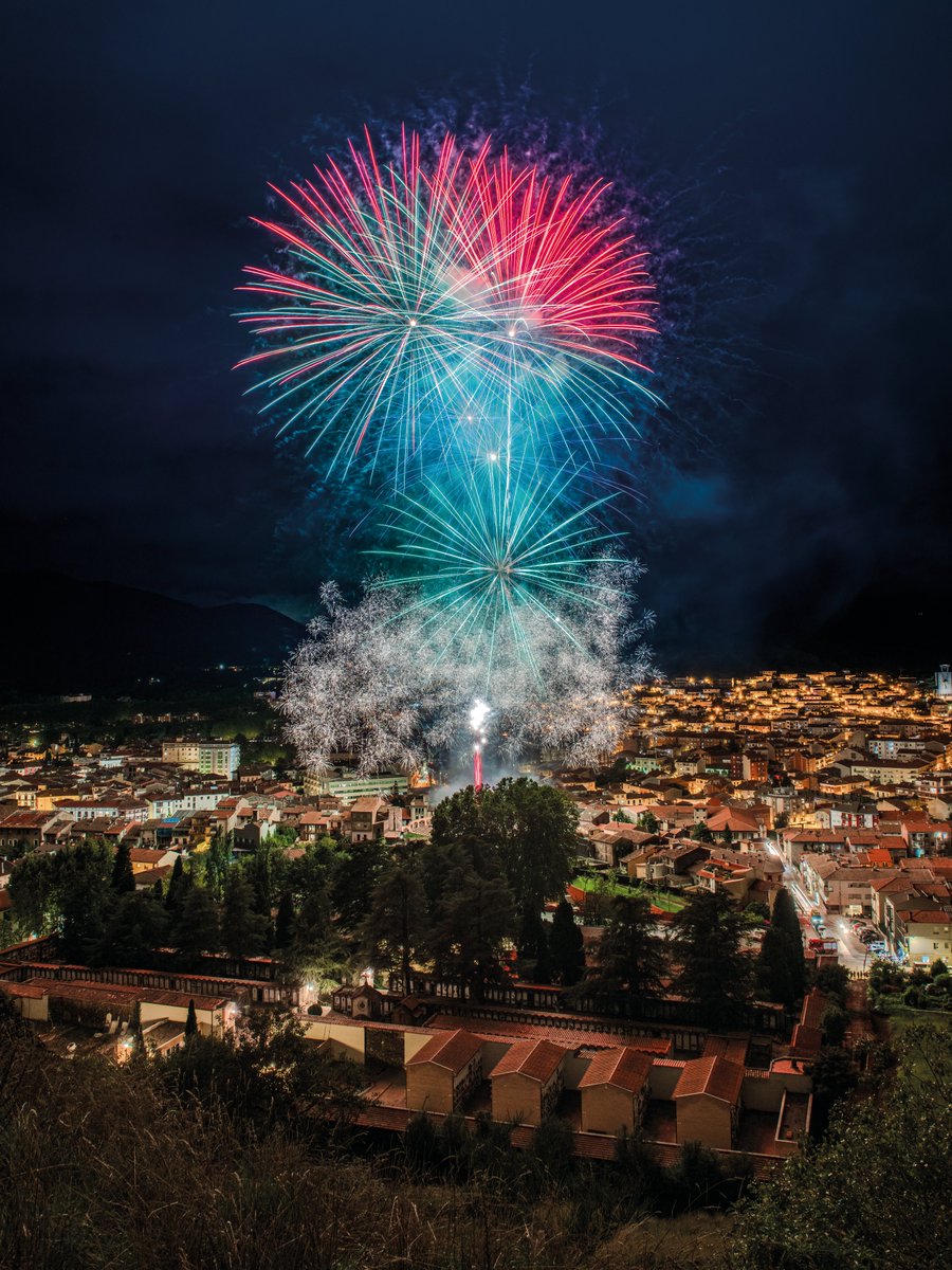 🎆Els focs de fi de festa!🎆

I les hem ballat, i les hem cridat, i les hem seguit i resseguit, i les hem compartit, i les hem rigut, i les hem estimat i amb els focs les hem coronat.

✍🏻 <a href="/sergi_plana/">Sergi Plana Serrano</a>
📷 Ruben Ramos