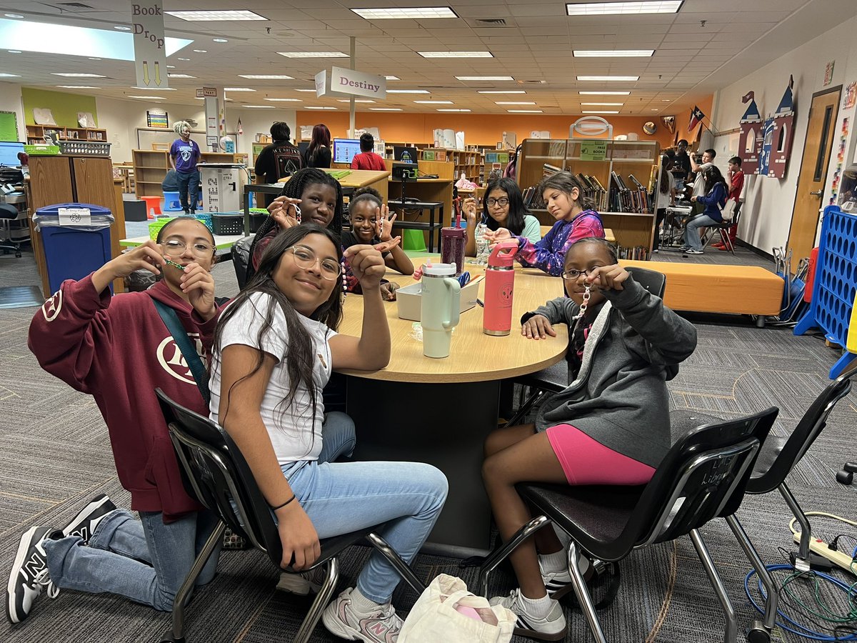 Legacy Middle School (@legacyecisd) on Twitter photo 6th graders are having a blast making their Fidget Keychains in the library’s Creation Station! <a href="/ECISDtweets/">East Central ISD</a> <a href="/larson_lms/">MrLarsonLMS</a> <a href="/LMSreads/">Legacy MS Library</a> 6th graders are having a blast making their Fidget Keychains in the library’s Creation Station! <a href="/ECISDtweets/">East Central ISD</a> <a href="/larson_lms/">MrLarsonLMS</a> <a href="/LMSreads/">Legacy MS Library</a>