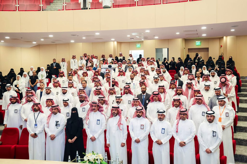 Hamoud_shammari's tweet photo. تشرفنا اليوم بحضور سعادة د.علي عسيري مدير عام المركز السعودي لسلامة المرضى خلال احتفالية  #اليوم_العالمي_لسلامة_المرضى 2025

وقد تم الإعلان من قبل المركز عن تعيين #تجمع_الجوف_الصحي كأول مركز متعاون مع المركز السعودي لسلامة المرضى، وذلك تعزيزًا لثقافة سلامة المرضى وجودة الرعاية الصحية
🇸🇦
https://t.co/GcCKCJlmyu