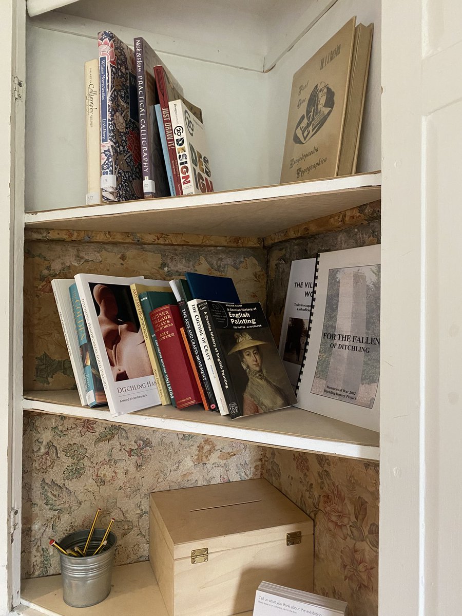 Took a break from writing to visit <a href="/museumartcraft/">Ditchling Museum of Art + Craft</a> It Takes a Village. Enjoyed the Deco portrait and cape combo, plus sensitively handled Gill Family display #textiles #portrait #survivors