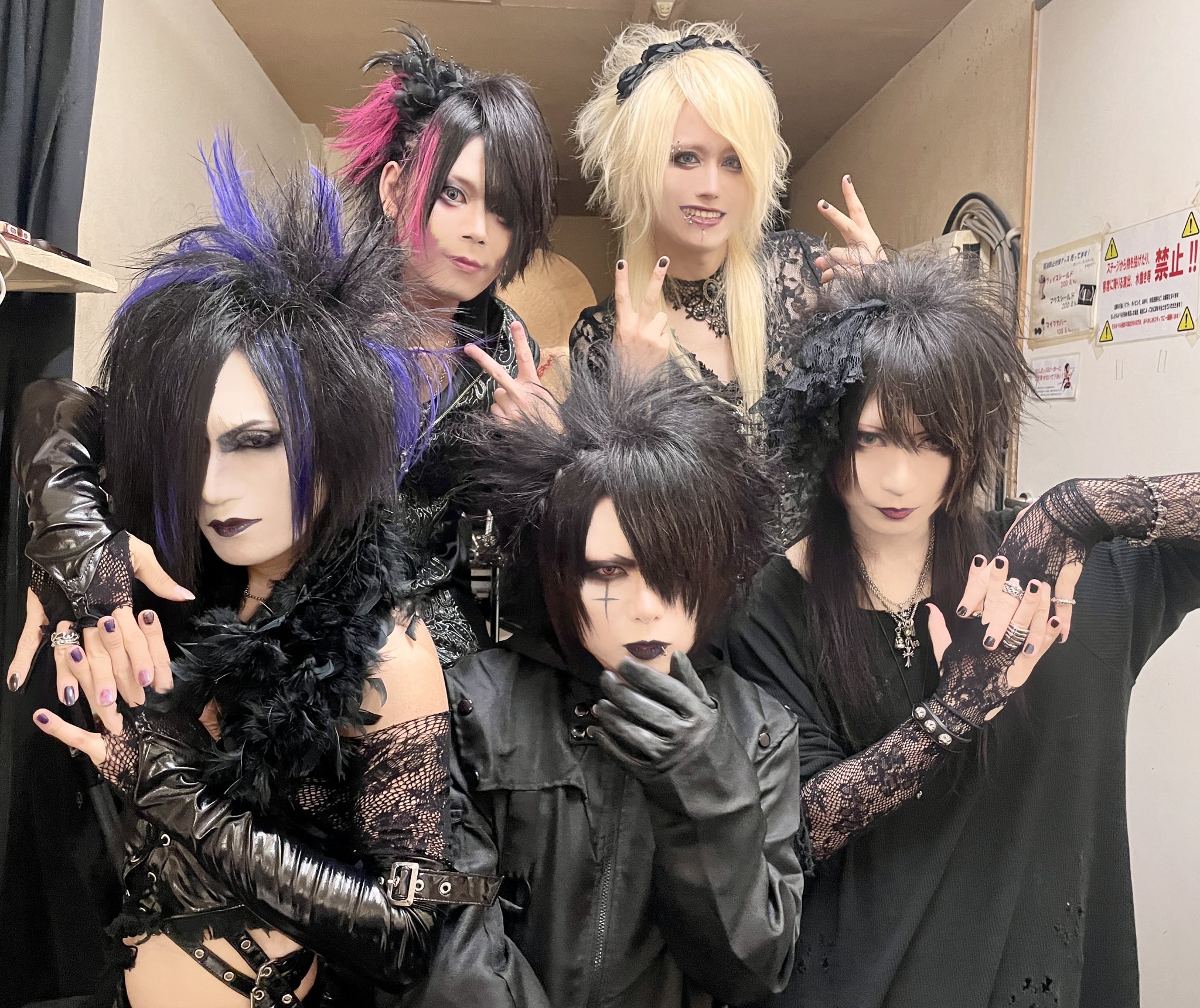 Zeke Deux / La'veil MizeriA ☪ 渚月 (@ZekeDeux_Nazuki) / X