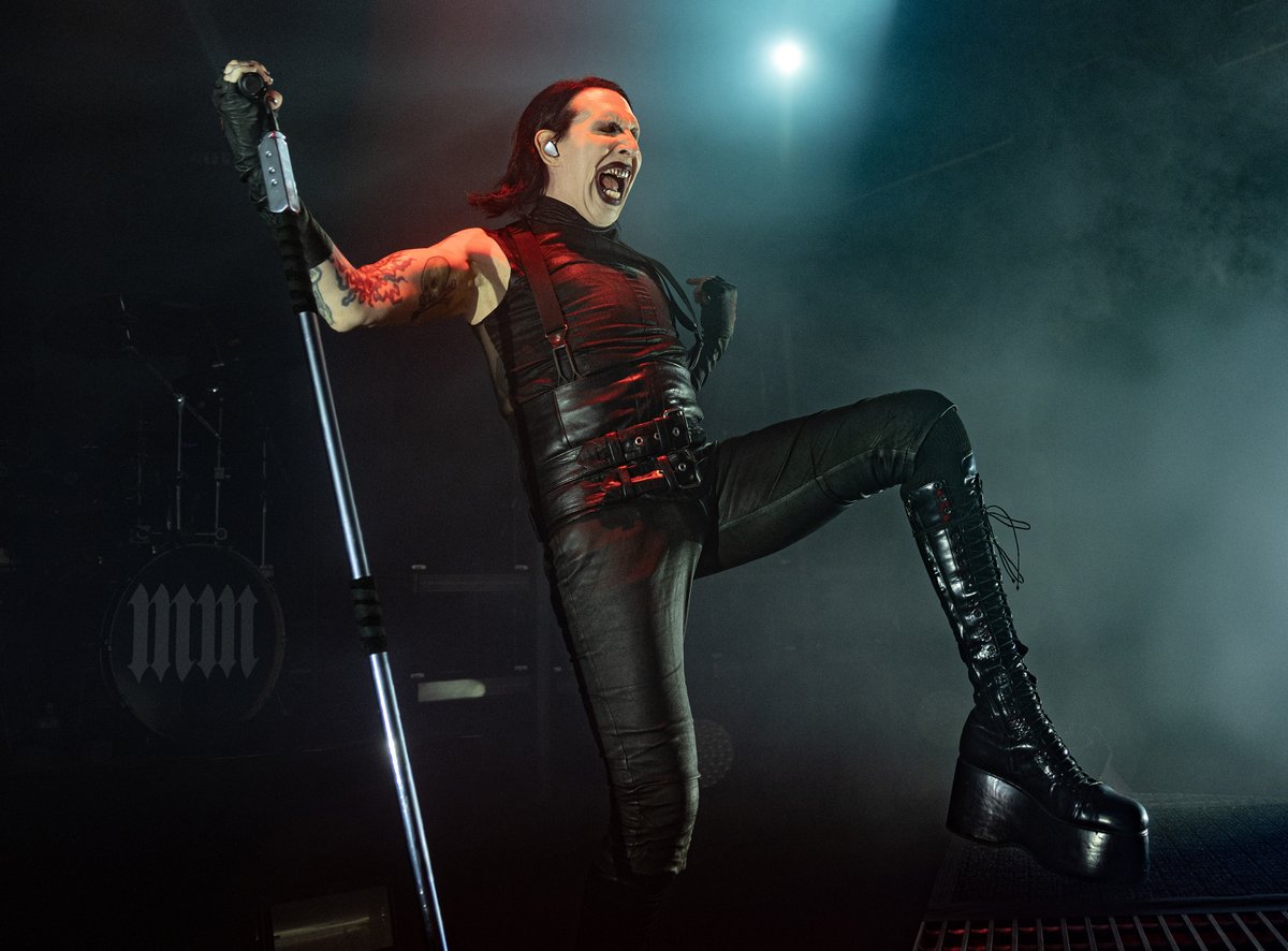 sweet dreams are made of this 🖤 <a href="/marilynmanson/">Marilyn Manson</a> 

📸 <a href="/scottmayberry/">Scott Mayberry</a>