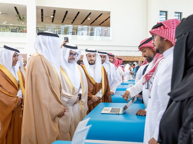 malmoiqli's tweet photo. تشرفت بزيارة معالي رئيس الهيئة السعودية للمياه @aalabdulkarim1 و سعادة نائب رئيس #كاكست لقطاع الاستدامة والبيئة @DrAlkhudhiri وسعادة نائب رئيس جامعة البترول والمعادن والوفد المصاحب لركن شركة #سمارت_ريك @SmartRic_ في #مجتمع_أبحاث_المياه المقام في #الظهران https://t.co/T87JGmbwCb