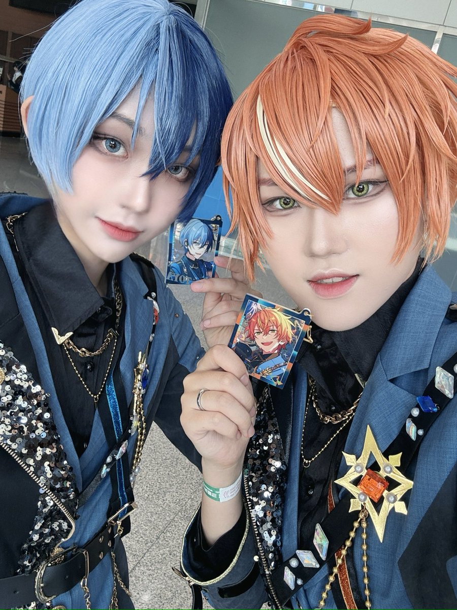 𝘿𝙄:𝙑𝙚𝙧𝙨𝙚 : 𝘍𝘶𝘴𝘪𝘰𝘯 ✨

굿즈와 함께 💙🧡

#𝙱𝙰𝙳𝙳𝙾𝙶𝚂