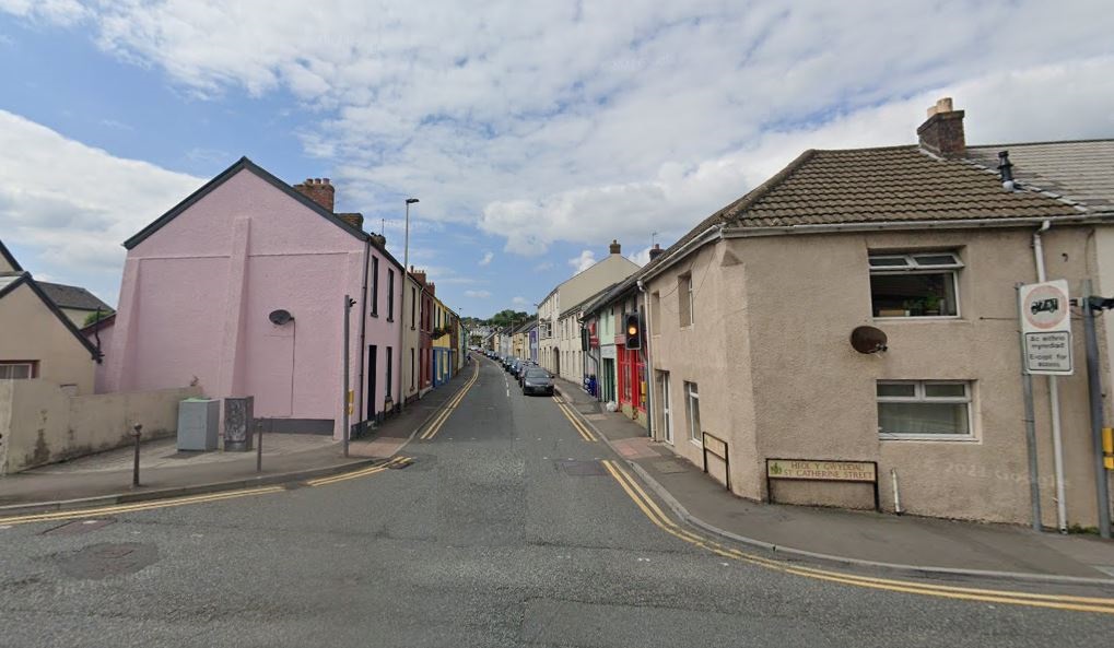 Motorists in Carmarthen are set for weeks of disruption and potential congestion due to “essential” infrastructure works which have been described as “not ideal” tinyurl.com/5n8tsn9n