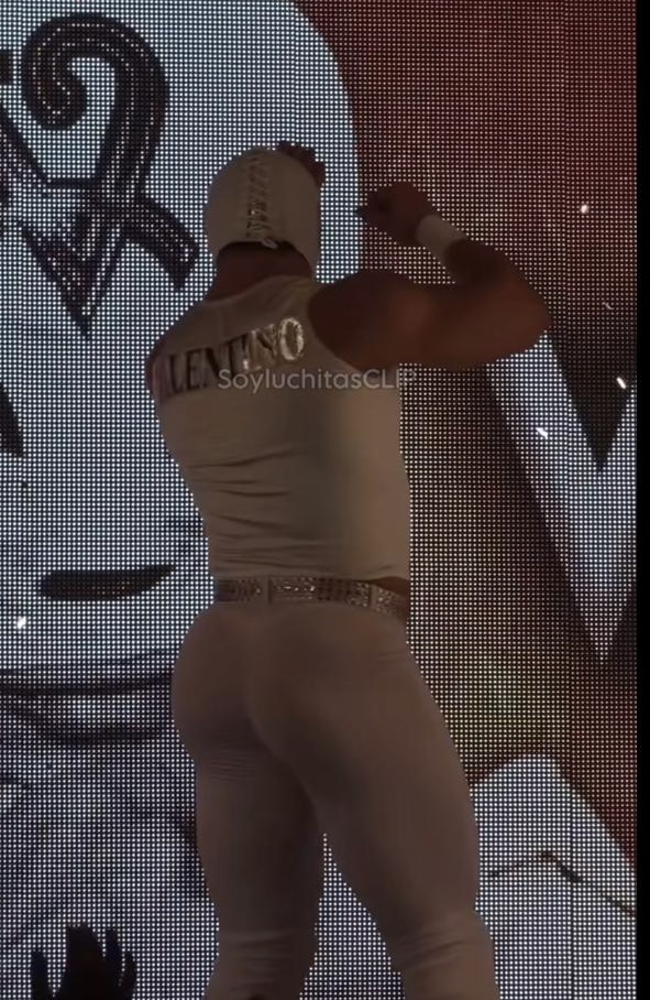 Stripper Up! tweet media