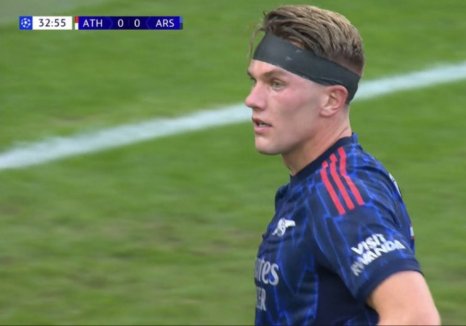Gyokeres is the only striker on the planet who is expected to score every time he gets on the ball

Dont know about you but I think that's absolutely mental. The hate is so forced