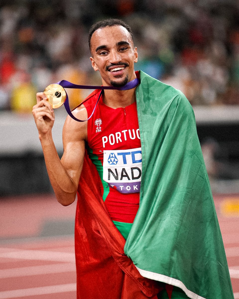 🦅 Campeão do mundo!

#BenficaOlímpico