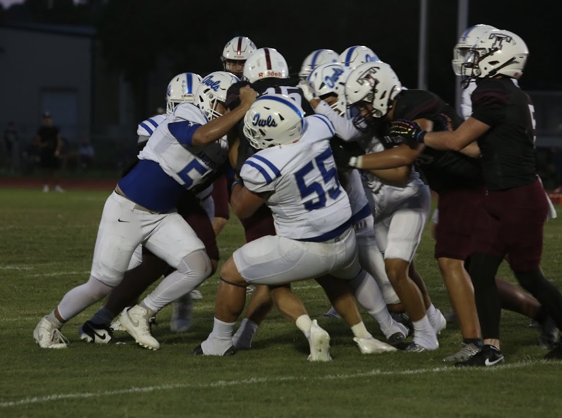 LaytonBailey012's tweet photo. @TrustMyEyesO Layton Bailey #55 
5’10” ~ 230 lbs 
Class of 2026 
NG/OG 
Bench 290
Squat 635
Anderson-Shiro High School https://t.co/m0HmucpzFT