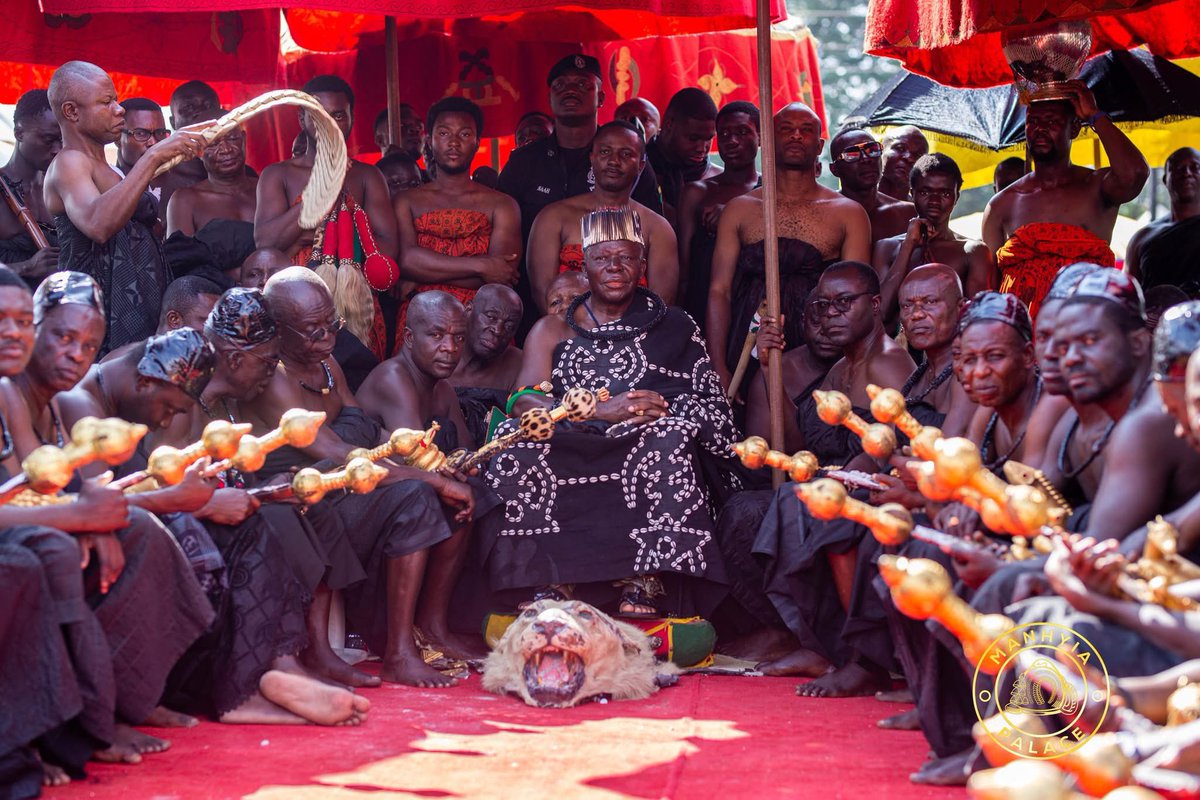 YADTV_Media's tweet photo. The Asantehene, Otumfuo Osei Tutu II, has reaffirmed his deep reverence for the late Asantehemaa, Nana Konadu Yiadom III, as he sits in state to receive homage from mourners and dignitaries during a solemn four-day ceremony that began on September 15.
#YADTV #BBNaija #Ashantis https://t.co/18ISz8DXci
