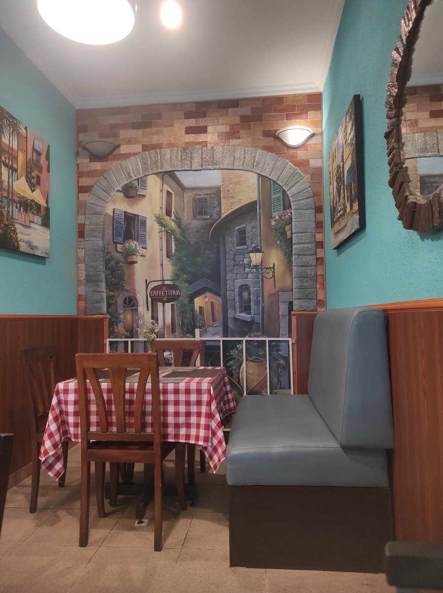 capyzara_'s tweet photo. unexpected fun italian restaurant find near st malang yey https://t.co/uhBySLmUvP