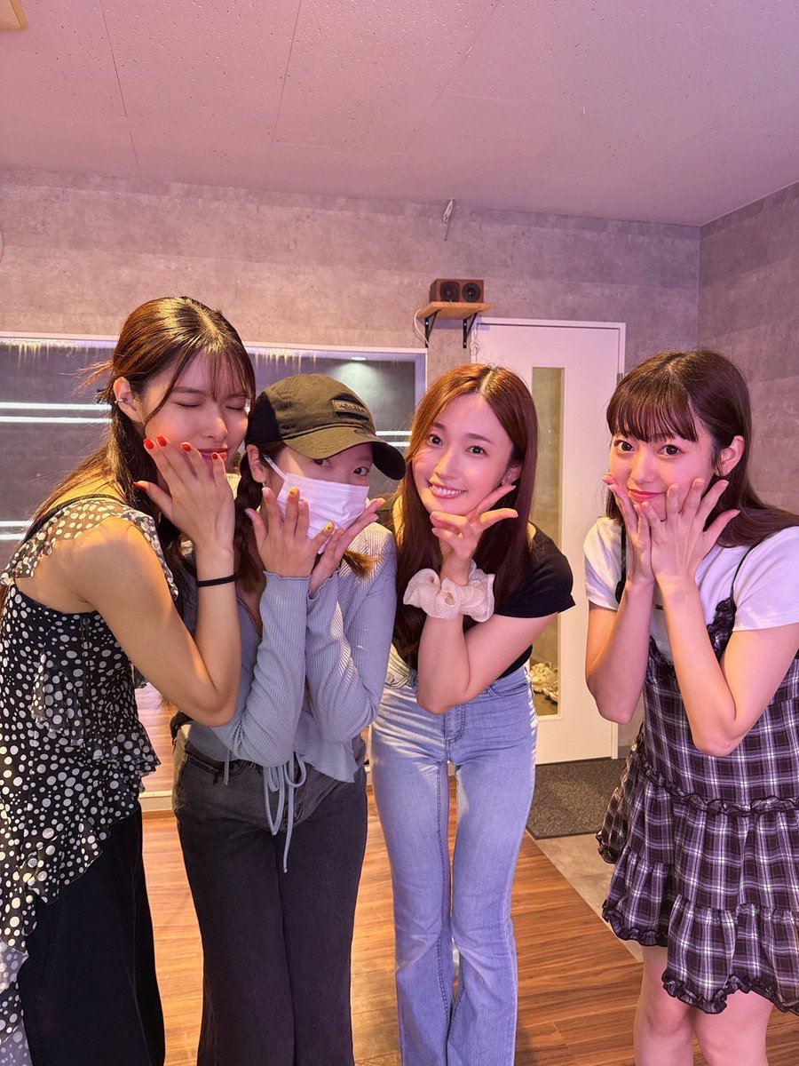mari_y9's tweet photo. 汗だくになりながらのリハは真剣ながらも沢山笑って楽しかった☺️
大好きなみんなとまたステージに立つのが楽しみだな🫶🏻✨
出演時間は15時です⏰

9月20日（土） 
「日韓交流IDOL FES VOL.5」
開場：9:50～　開演：10:05~
詳細&amp;チケット予約: https://t.co/Xc3Yh76ktl https://t.co/8M9s0l6KLO