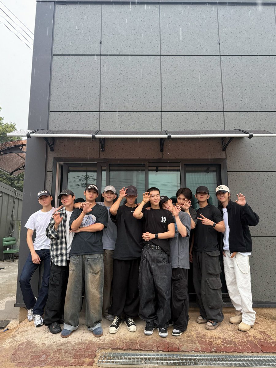 아 미친 야근하다 울뻔함ㅠㅠㅠㅠㅠㅠㅠㅠㅠㅠㅠㅠㅠㅠㅠㅠㅠㅠㅠㅠㅠㅜㅜㅜㅜㅜ