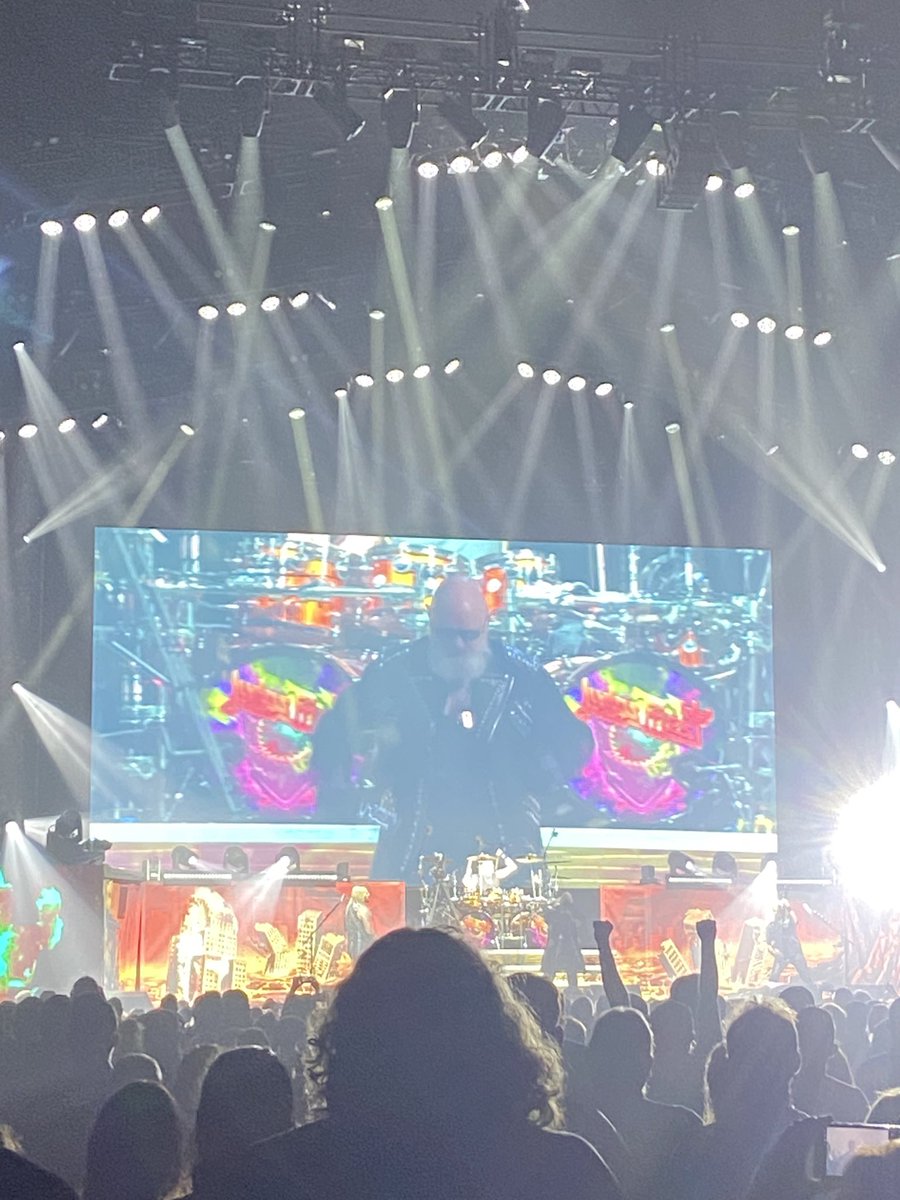 MattPeale's tweet photo. @alicecooper and @judaspriest put on a helluva show in #Biloxi, MS, last night to open this leg of their tour
#ConcertTickets #Tuesday #rocknroll https://t.co/8MDMzNr6jZ