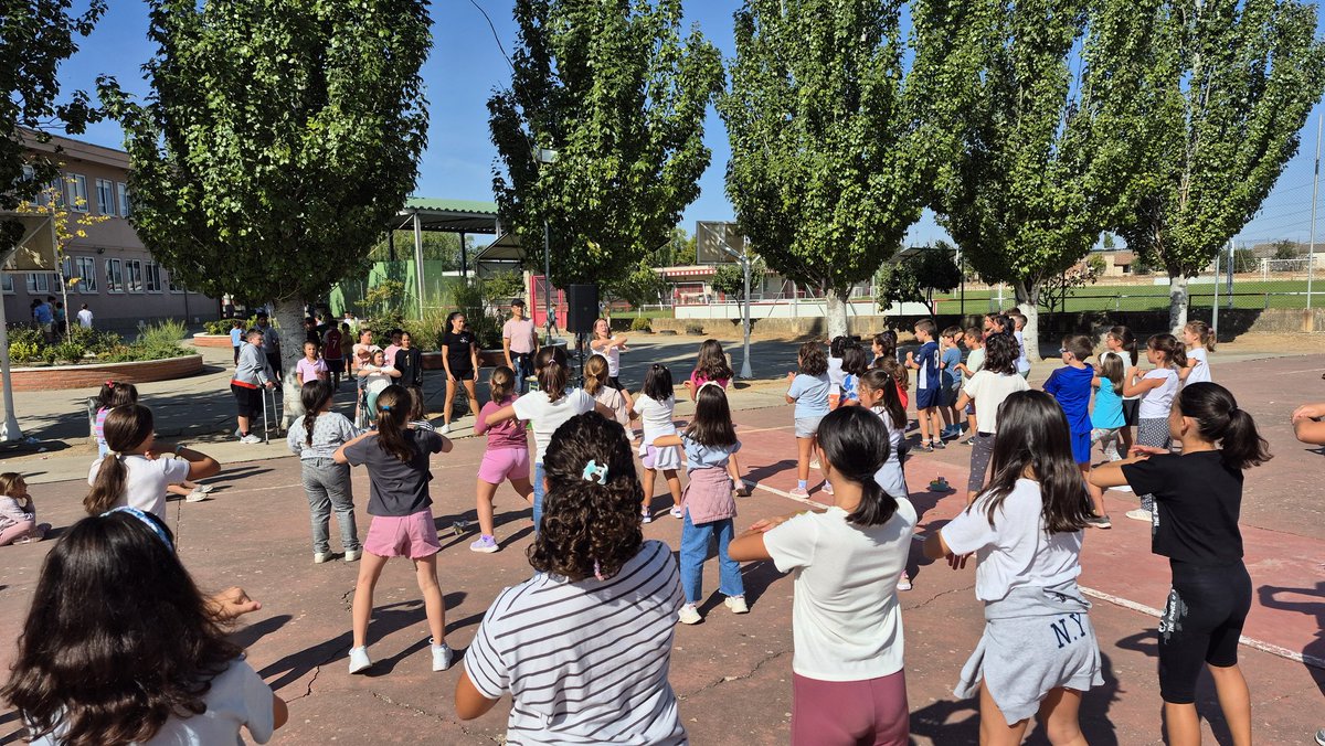 CEIPMelquiadesHidalg (@ceipmelquiades) on Twitter photo Iniciamos el curso poniendo énfasis en la importancia de disfrutar de una vida saludable... Salud y actividad física junto a compañerismo y disfrute. <a href="/educacyl/">Educación JCyL</a> <a href="/cfievalladolid/">CFIE VALLADOLID</a> <a href="/cabezondepisu/">Cabezón de Pisuerga</a> Iniciamos el curso poniendo énfasis en la importancia de disfrutar de una vida saludable... Salud y actividad física junto a compañerismo y disfrute. <a href="/educacyl/">Educación JCyL</a> <a href="/cfievalladolid/">CFIE VALLADOLID</a> <a href="/cabezondepisu/">Cabezón de Pisuerga</a>