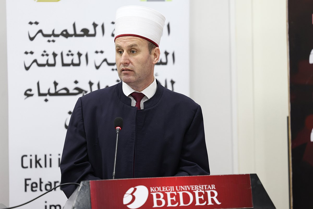 kmsh_al's tweet photo. Ditën e sotme, në ambientet e Kolegjit Universitar Bedër, u zhvillua ceremonia përmbyllëse e sesionit të tretë trajnues shkencor–fetar për imamët dhe hatibët e Republikës së Shqipërisë.

https://t.co/0AsOpSylI1 https://t.co/65XzJCHk7F