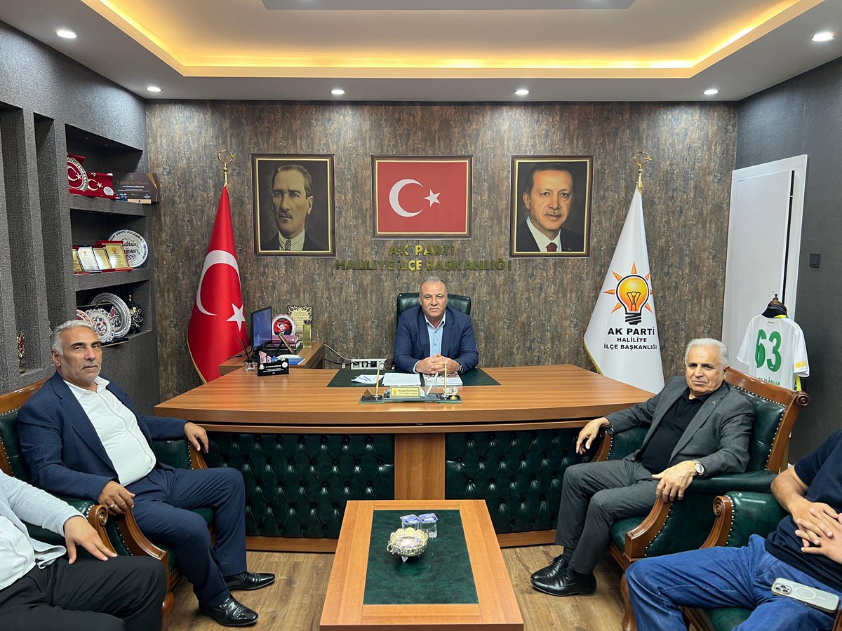 Şanlıurfa müteahhitler derneği başkanı <a href="/ASIKLIMUSTAFA/">MUSTAFA AŞIKLIOĞLU</a> birlikte yönetim kurulu olarak Haliliye Akparti nöbetçi Reşit  fidancıoğlu ve Salih denizi ziyaret ettik ilgilerini den dolayı teşekkür ederiz <a href="/sumder6363/">Şanlıurfa Müteahhitler Derneği</a>