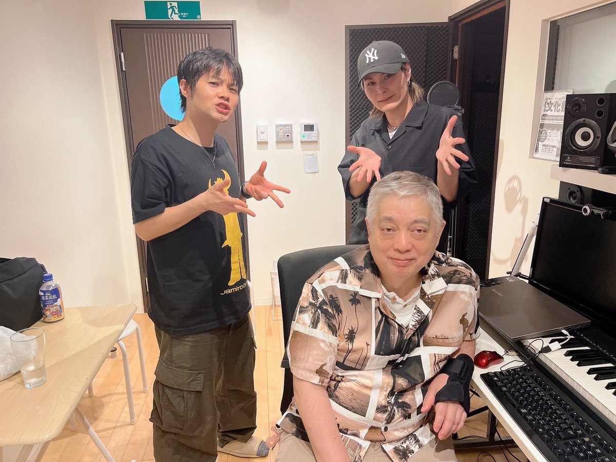 Spotifyで放送中のラジオ番組【七夕圭のナイトドリームラジオ】に広井兄弟で出演しました！

約束手紙をオープニング曲に使ってくれてるのでお話し出来てよかったぁぁ

14回の放送に出てるので是非！

creators.spotify.com/pod/profile/mu…

広井兄弟でも番組持ちたいなぁ