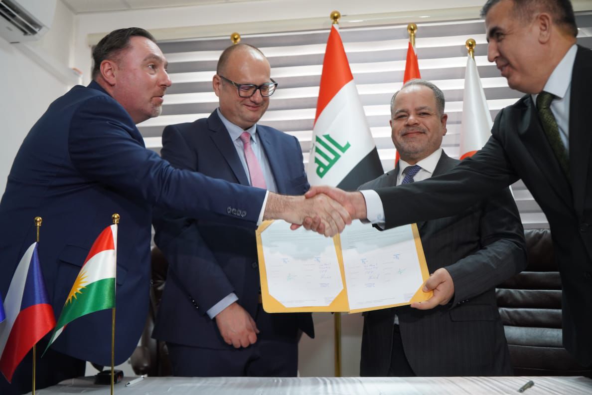 CZinErbil's tweet photo. The road trip for the ๐จ๐ฟ #ReconstructionProgramme in the #MENA region continues! Today, @CZinErbil and #Comedeqsro handed over a new #OneDaySurgeryOffice to the hospital in #Akre. We hope this donation will help them reach everyone who needs care.๐จ๐ฟ๐
#Czechia #KRI @czechaid #TFD https://t.co/t58LrrBmqx