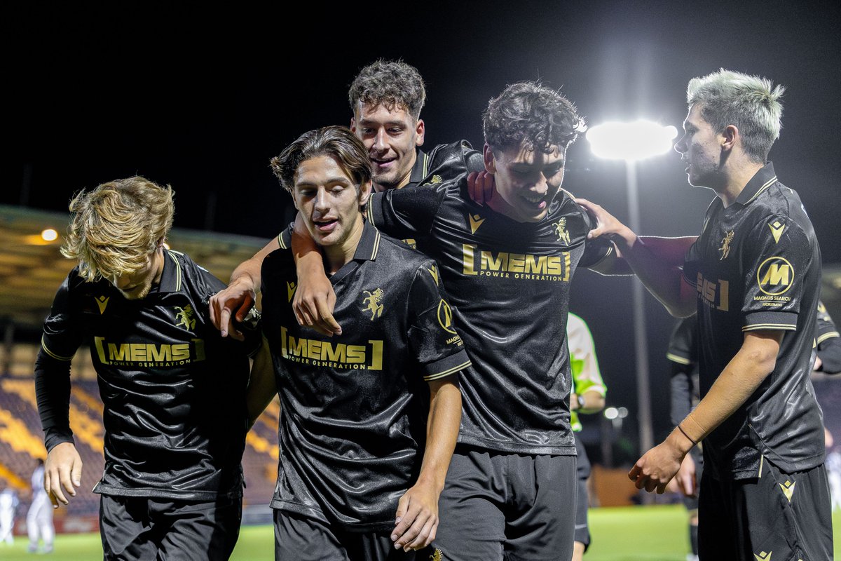 GFC_Academy's tweet photo. A few pictures from last night's 1-0 win over Colchester in the U17's PDL Cup. 📸🏆

#Gills https://t.co/7ceGeR0iHO