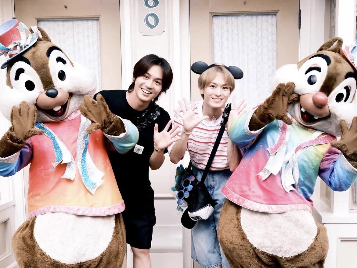 Travis Japan「松松」コンビ、チップとデール姿の写真公開でファン熱狂