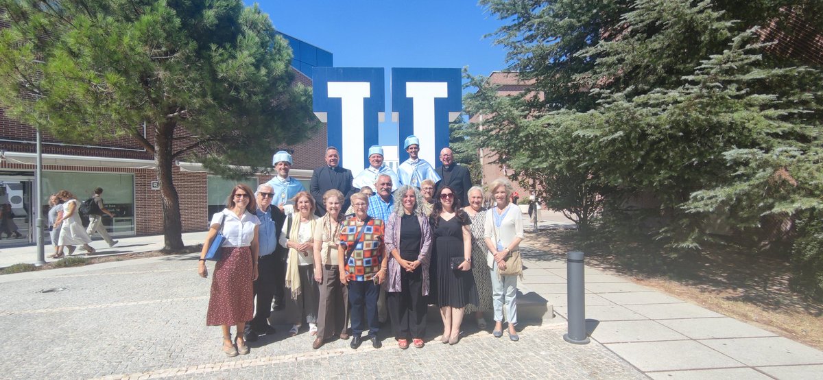 rdeespain's tweet photo. 🎓 Un día histórico para la sociedad civil cubana. 
Dagoberto Valdés y Yoandy Izquierdo, del CEC, se gradúan en @ufvmadrid.  Su formación es un paso firme hacia una Cuba libre y democrática.  
Desde @RaicesEsp, celebramos este logro con orgullo. https://t.co/dgi0nRNOAR