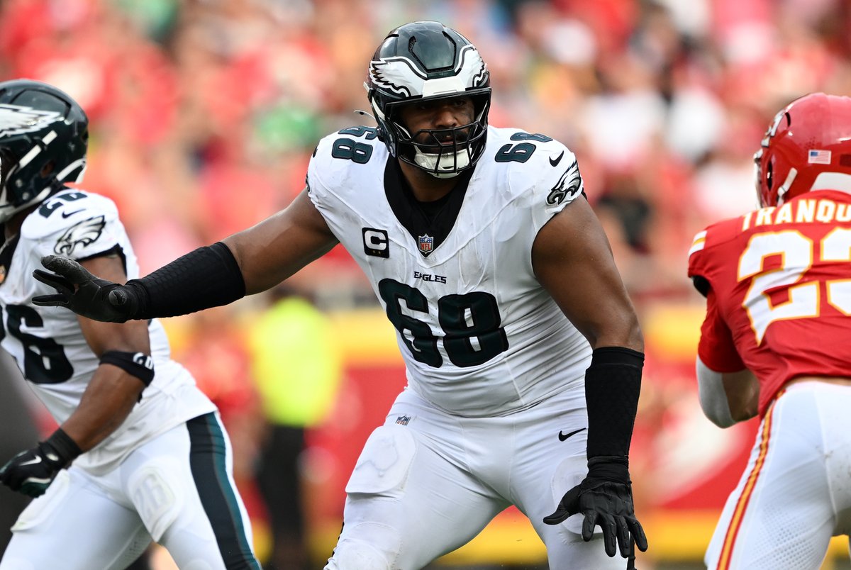 Jordan Mailata owns the highest <a href="/PFF/">PFF</a> offensive grade (91.4) among NFL offensive linemen this season.