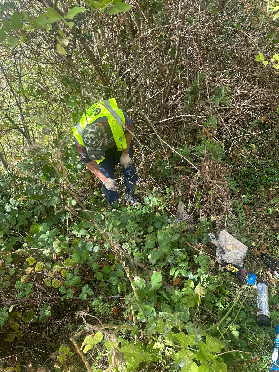 CefnCouncil's tweet image. The Cefn Litter Pickers Strike again!!

A massive thank you to Jacqueline, Janet, Rick, Lucy &amp;amp; our Community Development Officer @AndrewRuscoe.

11 Bags collected and more streets cleaner.

This project is funded by the @TNLComFundWales