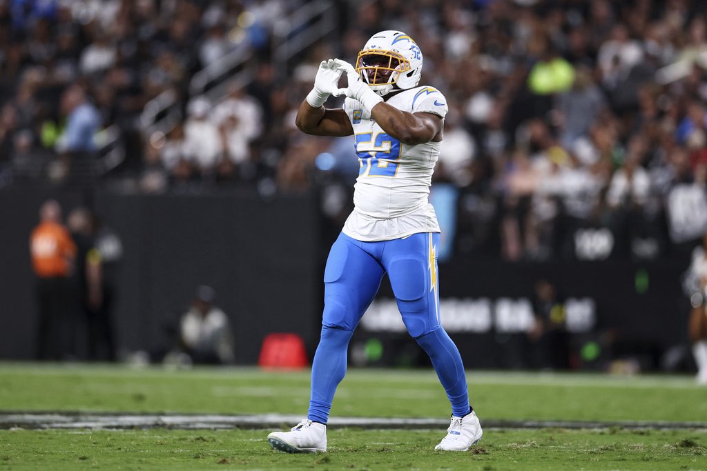 RapSheet's tweet image. #Chargers legend Khalil Mack, who left Monday’s win over the #Raiders with a dislocated elbow, is expected to be back in a few weeks, per me and @MikeGarafolo. Not season-ending. 
Good news for LAC, as Mack has looked like his usual productive self for this stellar defense.