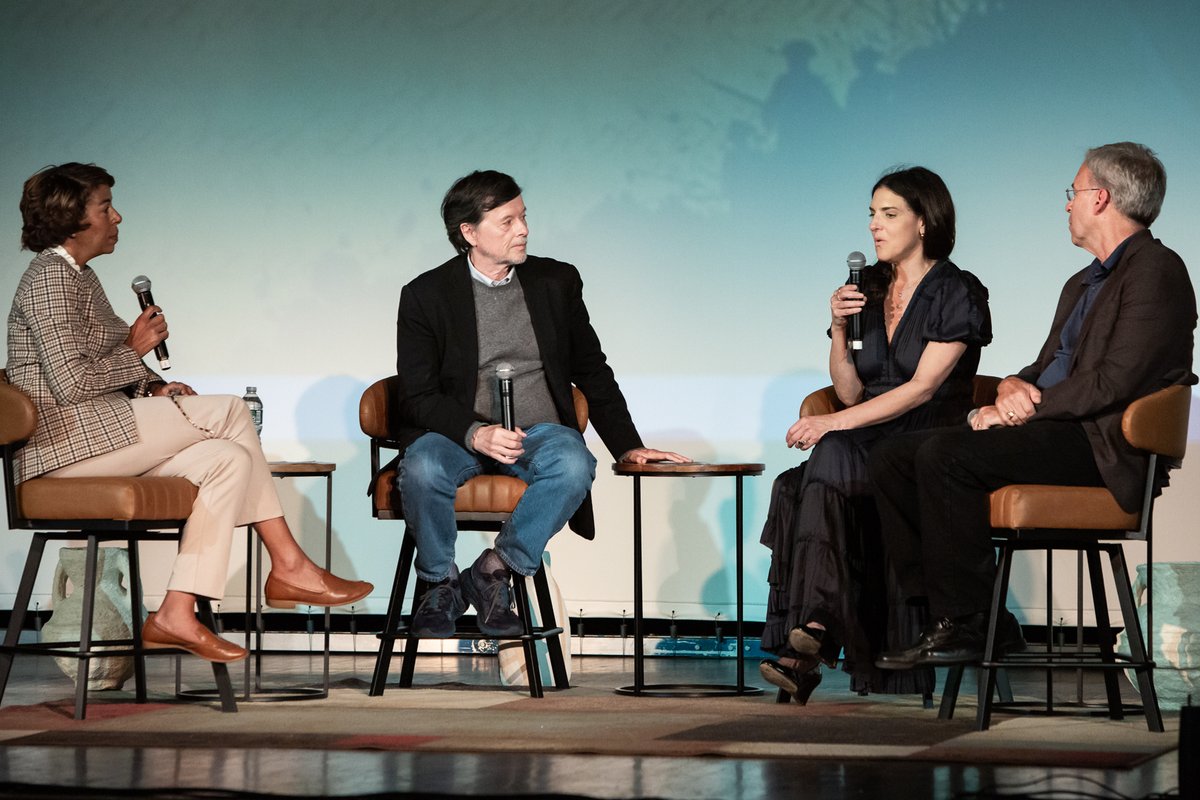 PalaceAlbany's tweet image. ✨We kicked off our 94th season last week with a sold-out evening featuring @KenBurns, Sarah Botstein and Rick Atkinson! Guests were treated to an exclusive preview of their upcoming film The American Revolution, followed by a fascinating panel discussion moderated by Dr.…