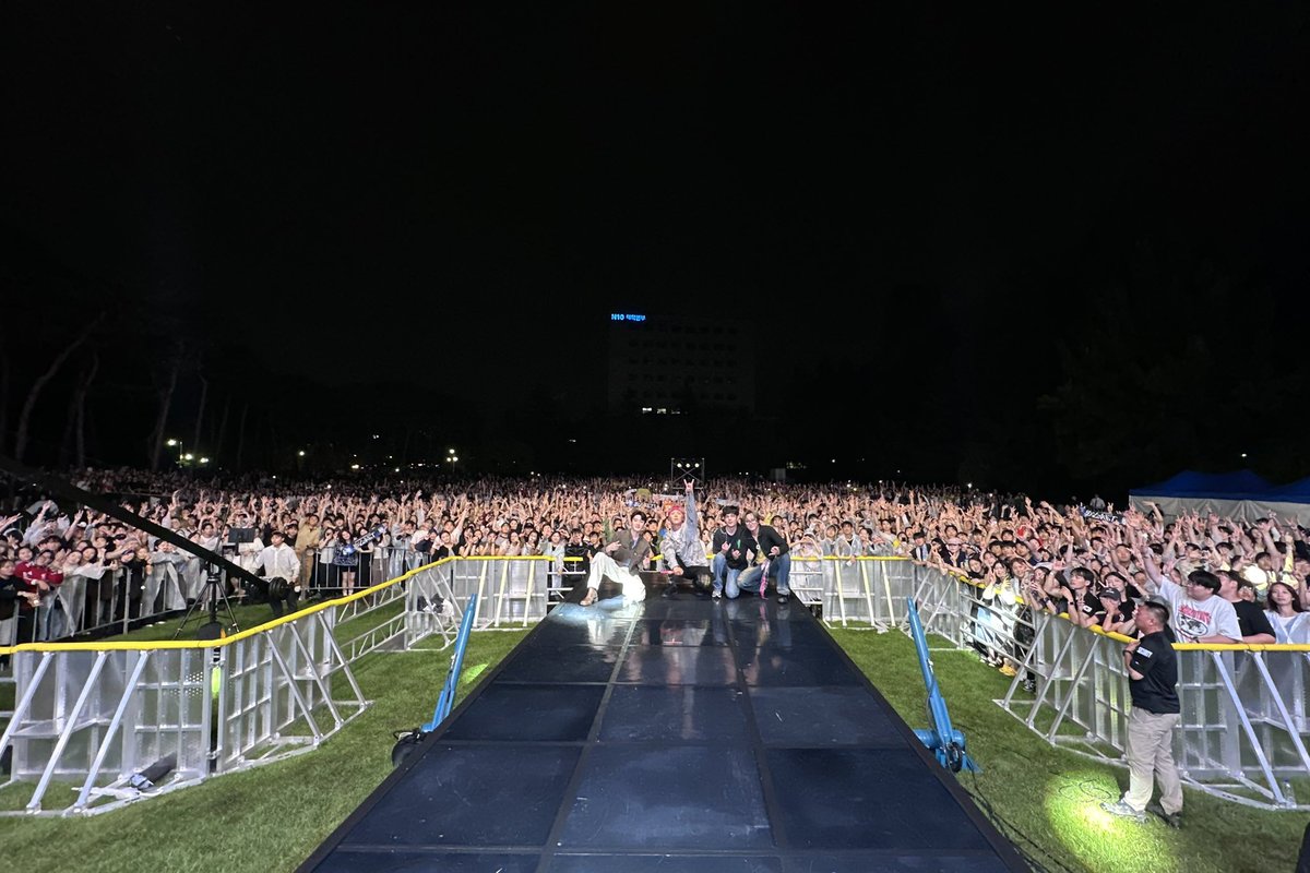 [📸] 250917

2025 충북대학교 개신대동제 B:LAST

#FTISLAND #FT아일랜드 #충북대학교