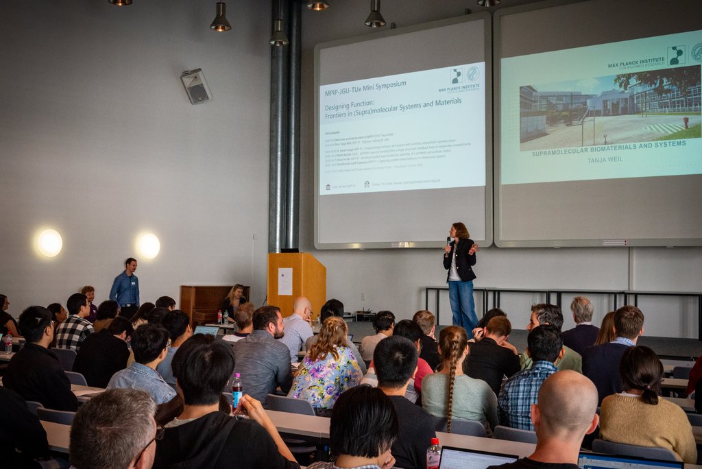 Great talks and discussions at yesterday’s Symposium hosted by AK Weil at MPI-P with colleagues from TU Eindhoven (Bert Meijer and <a href="/GVantomme_/">Ghislaine Vantomme</a>) and JGU Mainz (<a href="/PolBesenius/">Besenius Lab</a> and <a href="/dhiman_lab/">Shikha Dhiman</a>)🧪🤝
It was a pleasure to bring our communities together for a day of science and exchange!